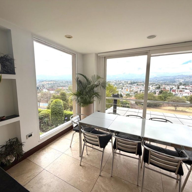 Venta 📞 099 294 7189 ✨🏡 Casa de 669 m² Vive el Lujo que Inspira en Cumbayá 🌿🌞 #TuCasaSoñada ✨🏡 Tu refugio de lujo en Cumbayá ✨