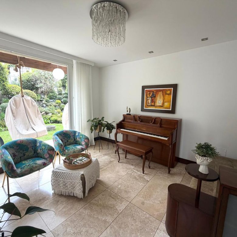 Venta 📞 099 294 7189 ✨🏡 Casa de 669 m² Vive el Lujo que Inspira en Cumbayá 🌿🌞 #TuCasaSoñada ✨🏡 Tu refugio de lujo en Cumbayá ✨