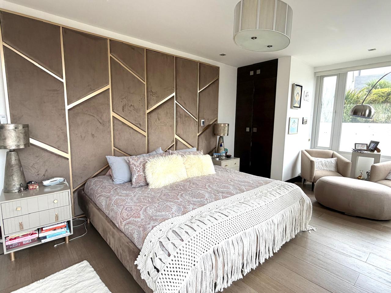 WhatsApp Image 2026-08-20 at 15.09.32 Venta 📞 099 294 7189 ✨🏡 Casa de 669 m² Vive el Lujo que Inspira en Cumbayá 🌿🌞 #TuCasaSoñada ✨🏡 Tu refugio de lujo en Cumbayá ✨