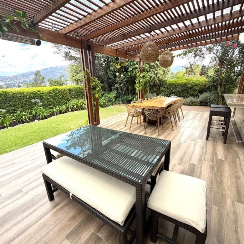 Venta 📞 099 294 7189 ✨🏡 Casa de 669 m² Vive el Lujo que Inspira en Cumbayá 🌿🌞 #TuCasaSoñada ✨🏡 Tu refugio de lujo en Cumbayá ✨