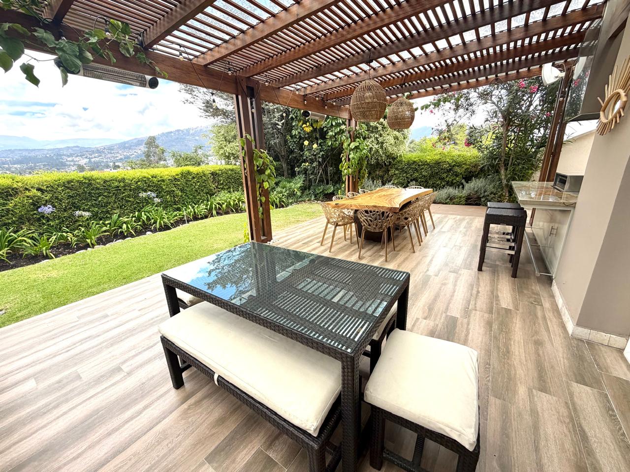 WhatsApp Image 2026-08-20 at 15.09.35(3) Venta 📞 099 294 7189 ✨🏡 Casa de 669 m² Vive el Lujo que Inspira en Cumbayá 🌿🌞 #TuCasaSoñada ✨🏡 Tu refugio de lujo en Cumbayá ✨