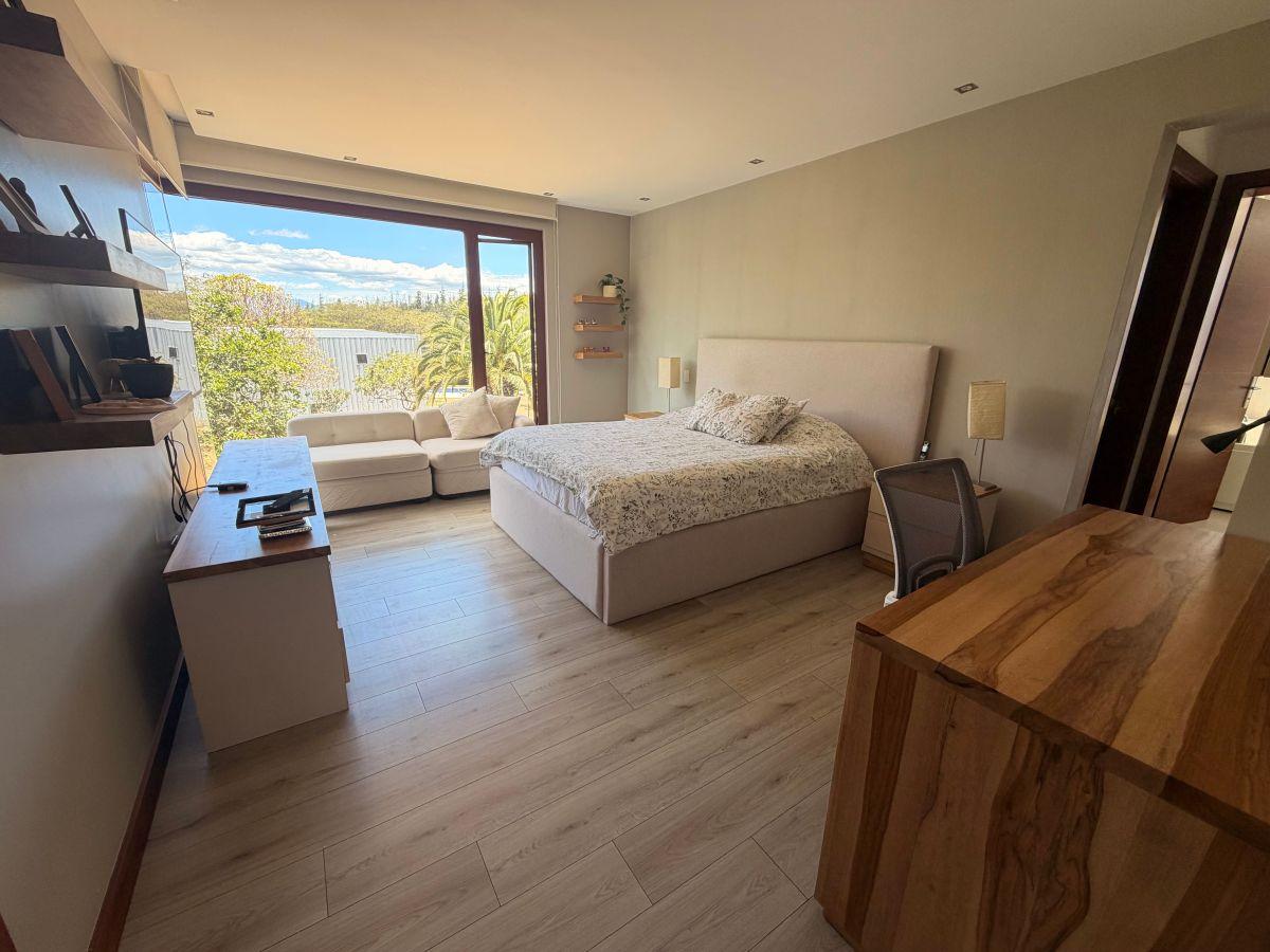 Venta o Renta 📞 099 294 7189 🏡🌞 Casa Moderna de 305 m² de Lujo en Nayón ✨🌿 #ViveConEstilo