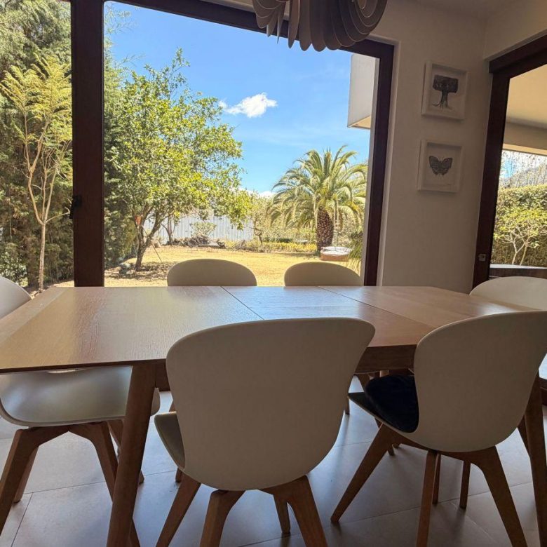 Venta o Renta 📞 099 294 7189 🏡🌞 Casa Moderna de 305 m² de Lujo en Nayón ✨🌿 #ViveConEstilo