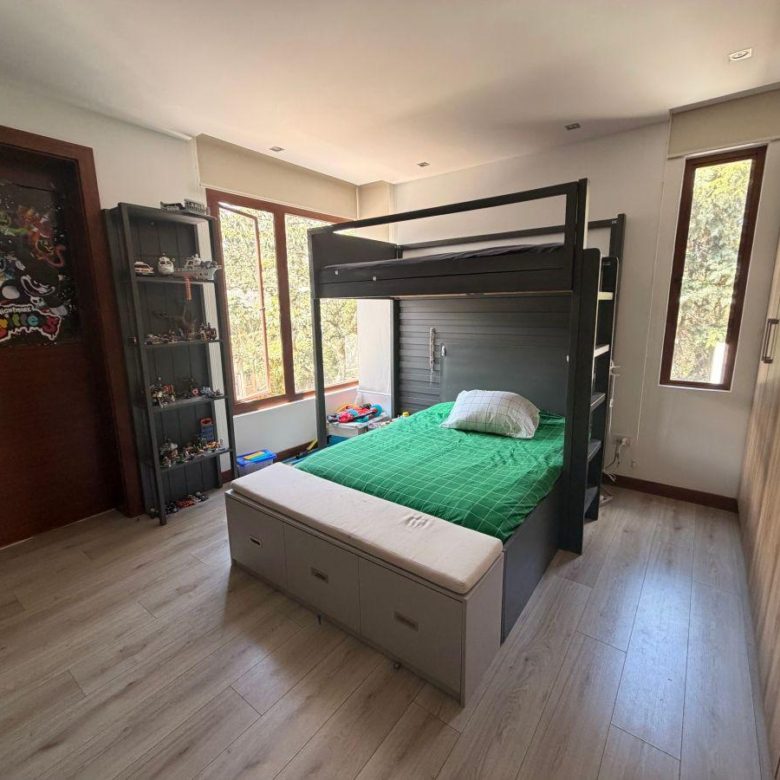 Venta o Renta 📞 099 294 7189 🏡🌞 Casa Moderna de 305 m² de Lujo en Nayón ✨🌿 #ViveConEstilo