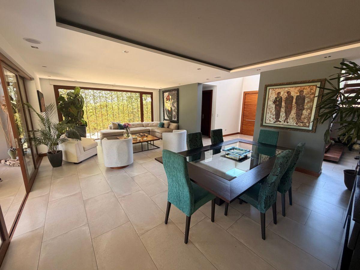 Venta o Renta 📞 099 294 7189 🏡🌞 Casa Moderna de 305 m² de Lujo en Nayón ✨🌿 #ViveConEstilo