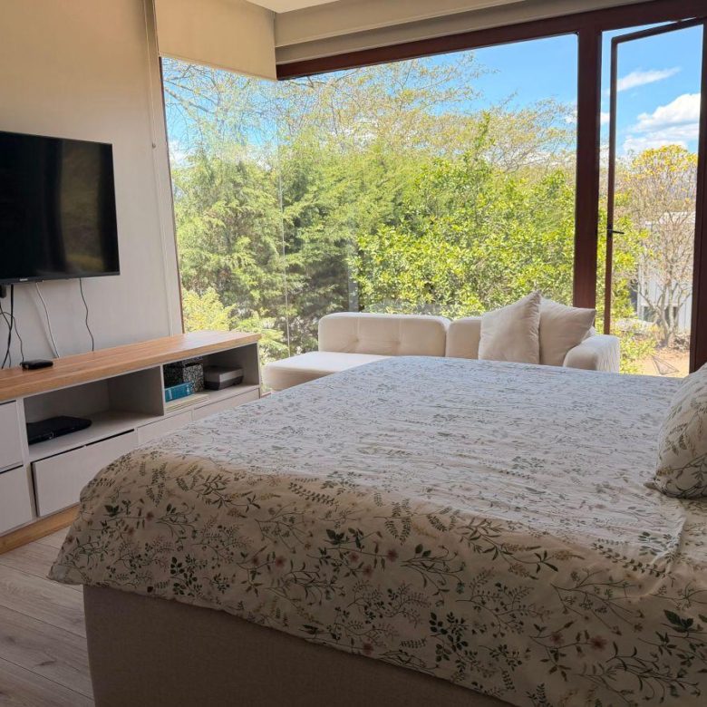 Venta o Renta 📞 099 294 7189 🏡🌞 Casa Moderna de 305 m² de Lujo en Nayón ✨🌿 #ViveConEstilo