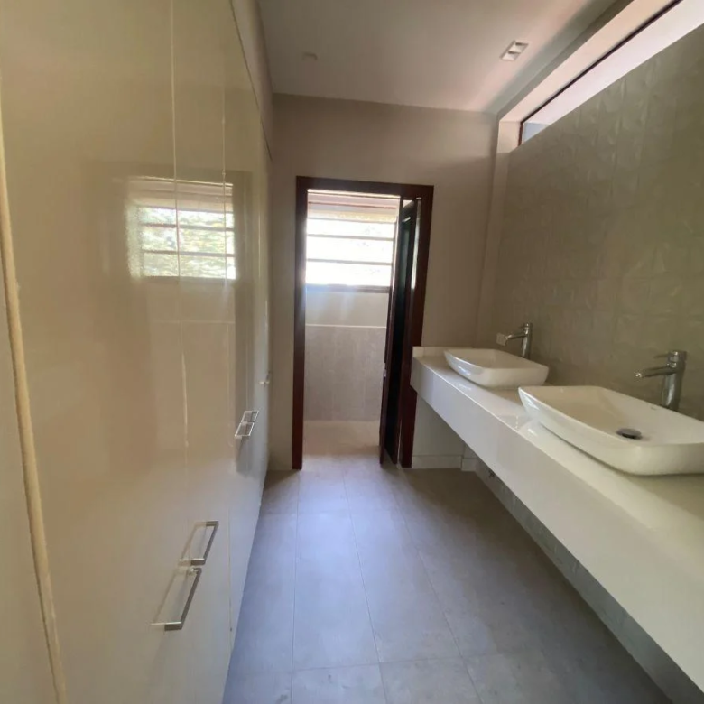 Venta o Renta 📞 099 294 7189 🏡✨ Vive la Casa 268 m² de Sueños en Tanda 🌳🌄 #TuNuevoHogar
