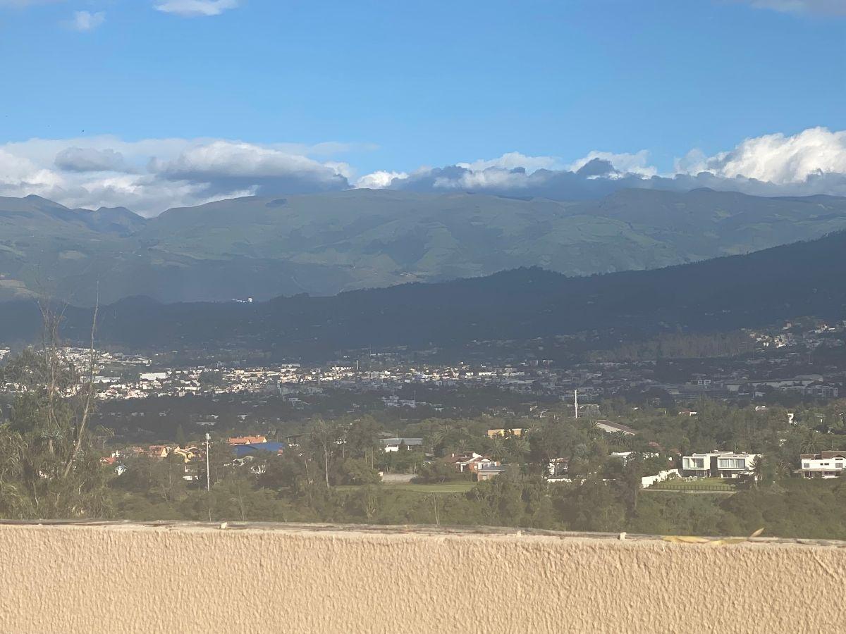 1631743035 Venta o Renta 📞 099 294 7189 🏡✨ Vive la Casa 268 m² de Sueños en Tanda 🌳🌄 #TuNuevoHogar