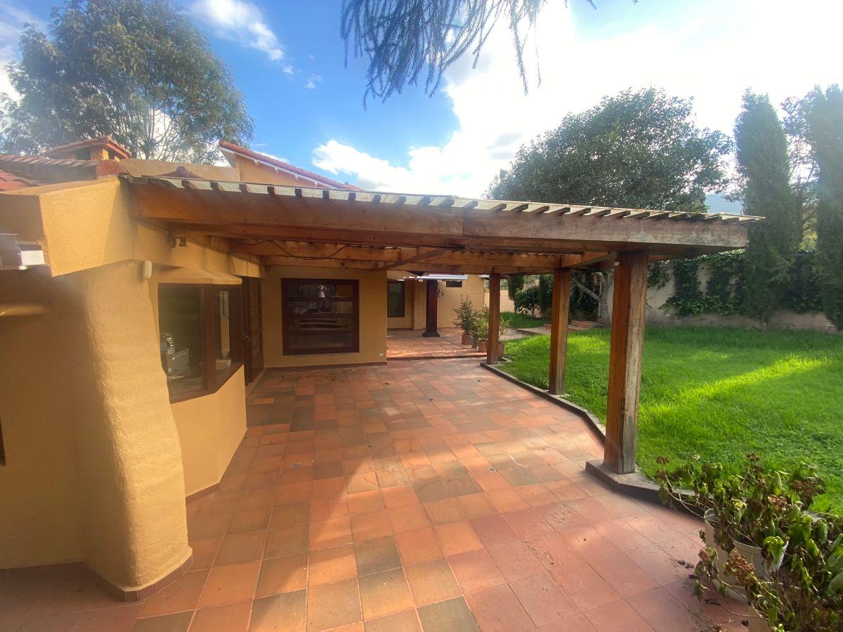 1631743038 Venta o Renta 📞 099 294 7189 🏡✨ Vive la Casa 268 m² de Sueños en Tanda 🌳🌄 #TuNuevoHogar
