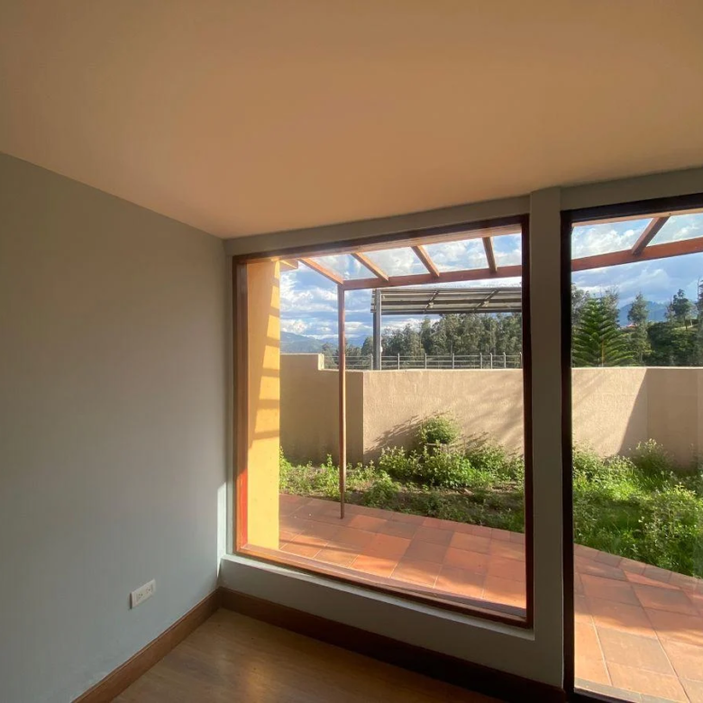 Venta o Renta 📞 099 294 7189 🏡✨ Vive la Casa 268 m² de Sueños en Tanda 🌳🌄 #TuNuevoHogar