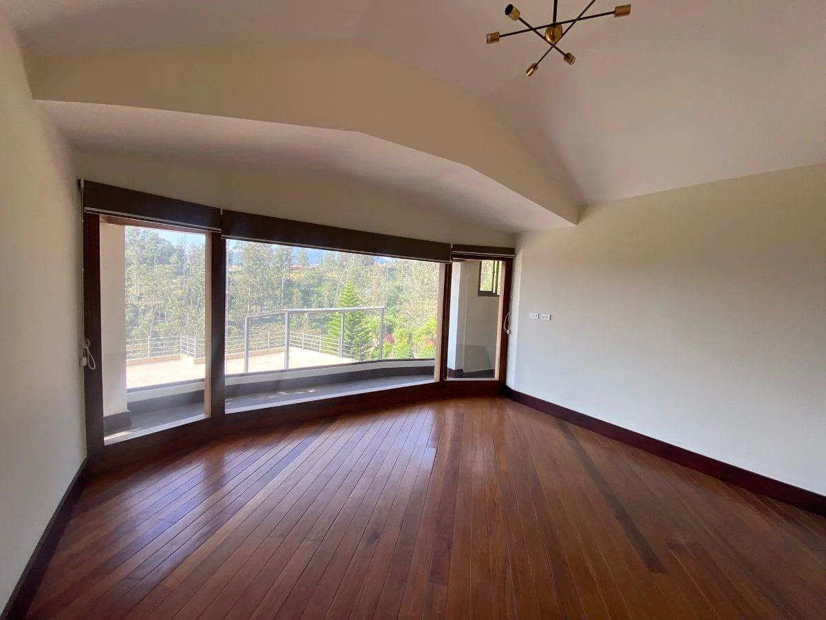 1631743053 Venta o Renta 📞 099 294 7189 🏡✨ Vive la Casa 268 m² de Sueños en Tanda 🌳🌄 #TuNuevoHogar