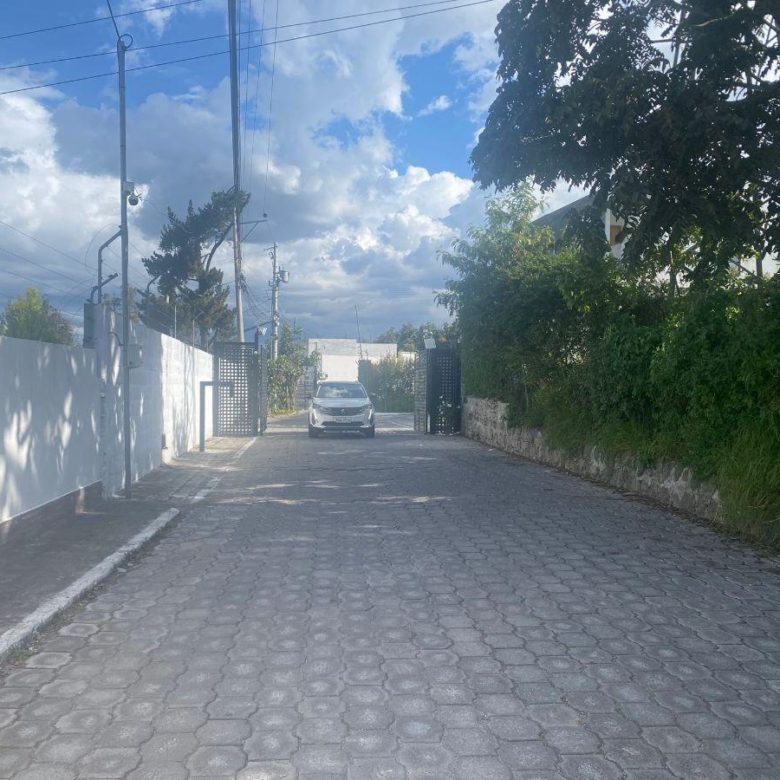 Venta o Renta 📞 099 294 7189 🏡✨ Vive la Casa 268 m² de Sueños en Tanda 🌳🌄 #TuNuevoHogar
