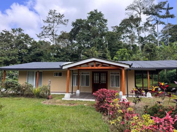 Venta 📞 099 294 7189 ✨🏡🌿 Casa Vacacional de 166,25 m² en Villa Real de Arashá: Naturaleza y Confort 🌿🏡✨ #TuSueñoEnArasha