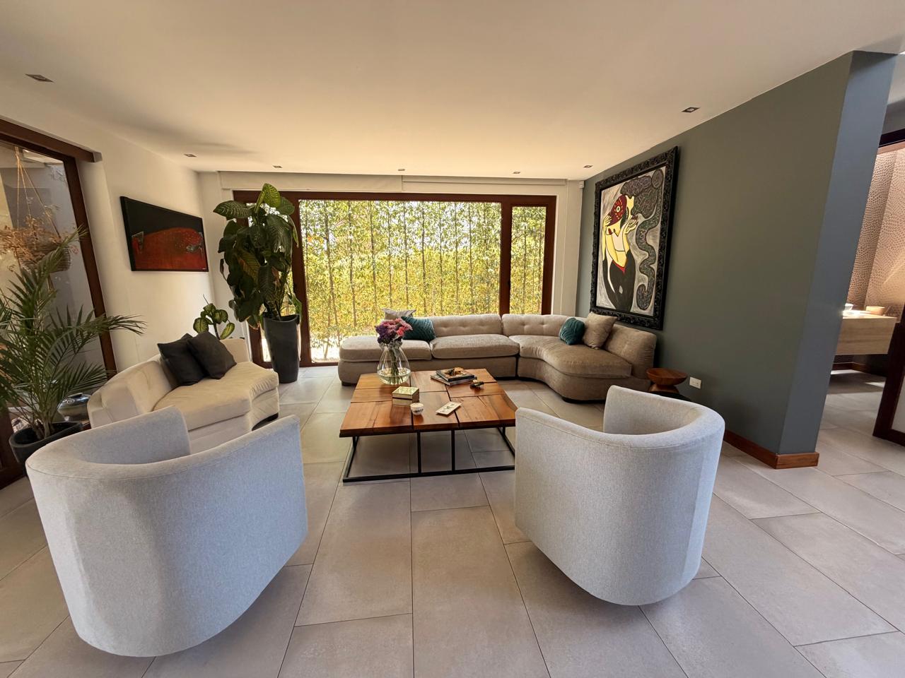 Venta o Renta 📞 099 294 7189 🏡🌞 Casa Moderna de 305 m² de Lujo en Nayón ✨🌿 #ViveConEstilo