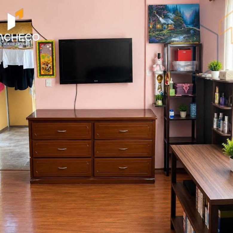 Venta 📞 098 701 0074 🏢💰✨ Casa Rentera en el Sur de Quito 🔥 👉 ¡Invierte hoy y asegura ingresos pasivos! #InversiónInteligente