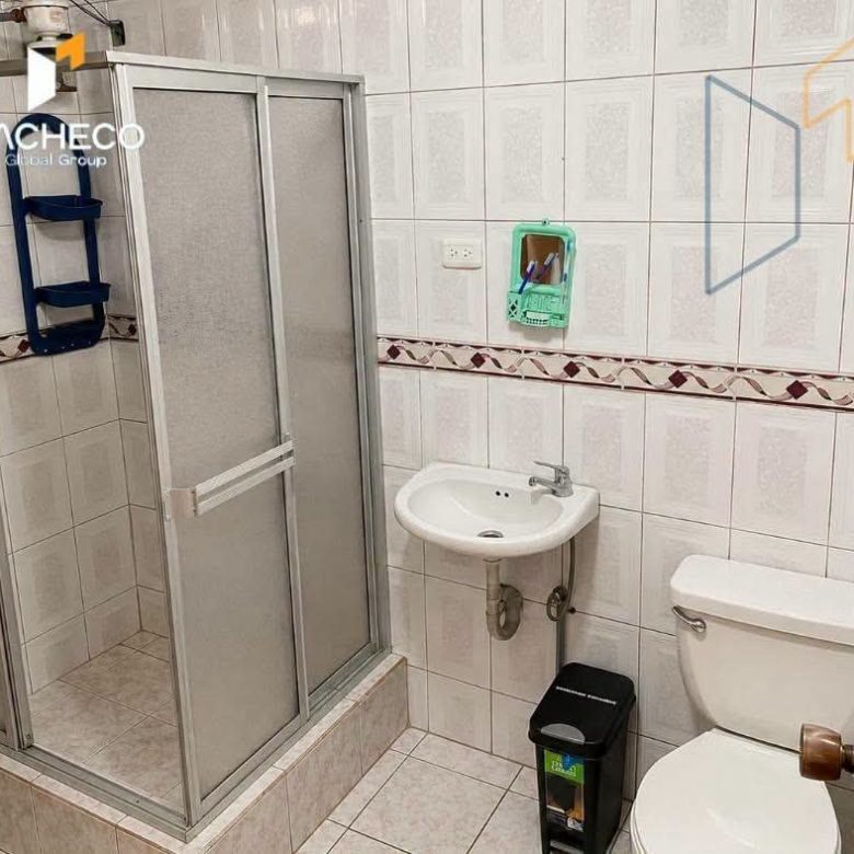 Venta 📞 098 701 0074 🏢💰✨ Casa Rentera en el Sur de Quito 🔥 👉 ¡Invierte hoy y asegura ingresos pasivos! #InversiónInteligente