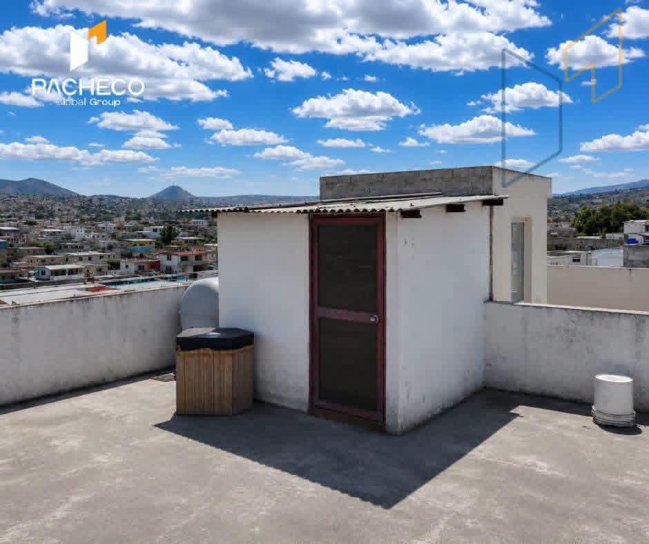 WhatsApp Image 2026-09-27 at 18.26.42 (3) Venta 📞 098 701 0074 🏡 Casa de 3 Pisos y Terraza✨ Tu nuevo hogar en Calderón 🚗 🔥 ¡Amplio, seguro y al mejor precio! 🔒#CasaIdealQuito