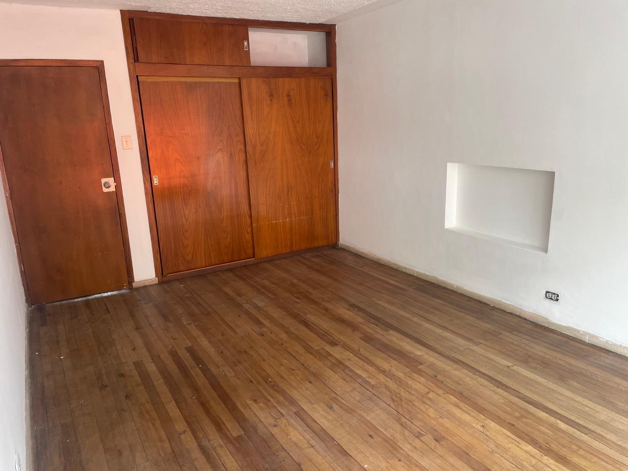 1000821186 En Renta 0987010074 💼 ¡LLEVA TU EMPRESA AL SIGUIENTE NIVEL! 🚀 Casa Comercial de 429 m² para oficinas en Rodrigo de Triana y Av. Orellana. ¡Espacios amplios, ubicación estratégica y SIN PAGAR EXPENSAS! 🏢💰 #OficinasPremiumQuito