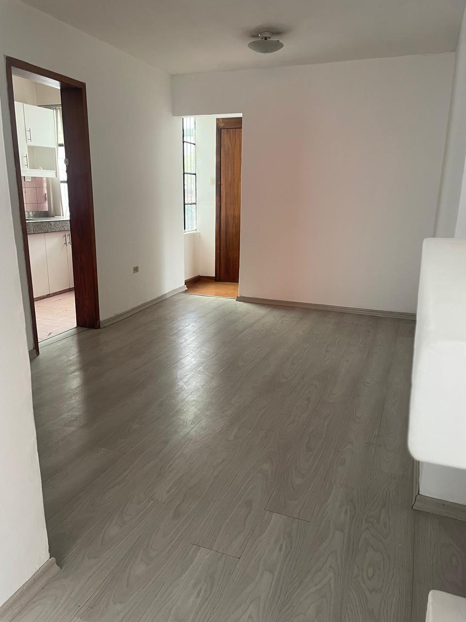1000821208 En Renta 0987010074 💼 ¡LLEVA TU EMPRESA AL SIGUIENTE NIVEL! 🚀 Casa Comercial de 429 m² para oficinas en Rodrigo de Triana y Av. Orellana. ¡Espacios amplios, ubicación estratégica y SIN PAGAR EXPENSAS! 🏢💰 #OficinasPremiumQuito