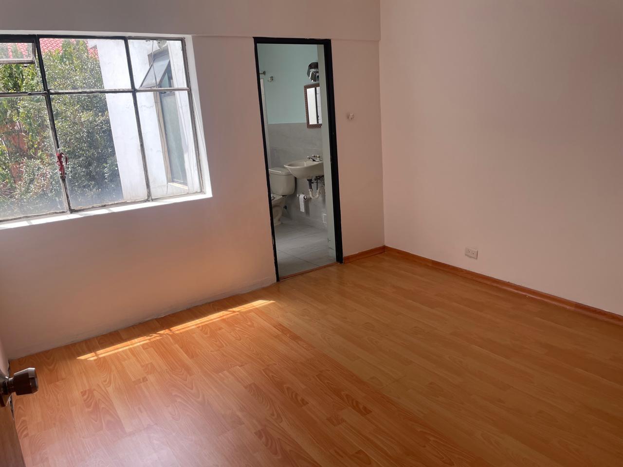 1000821217 En Renta 0987010074 💼 ¡LLEVA TU EMPRESA AL SIGUIENTE NIVEL! 🚀 Casa Comercial de 429 m² para oficinas en Rodrigo de Triana y Av. Orellana. ¡Espacios amplios, ubicación estratégica y SIN PAGAR EXPENSAS! 🏢💰 #OficinasPremiumQuito